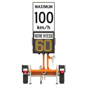 Panneau afficheur de vitesse sur poteau