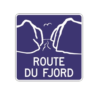 Panneau d'acheminement vers la route ou le circuit touristique