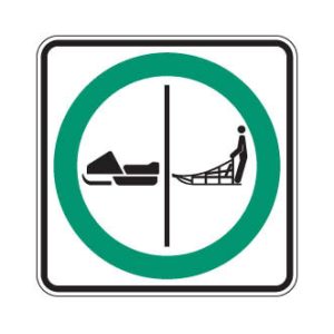 Trajet obligatoire séparé pour motoneigistes et traîneaux à chiens
